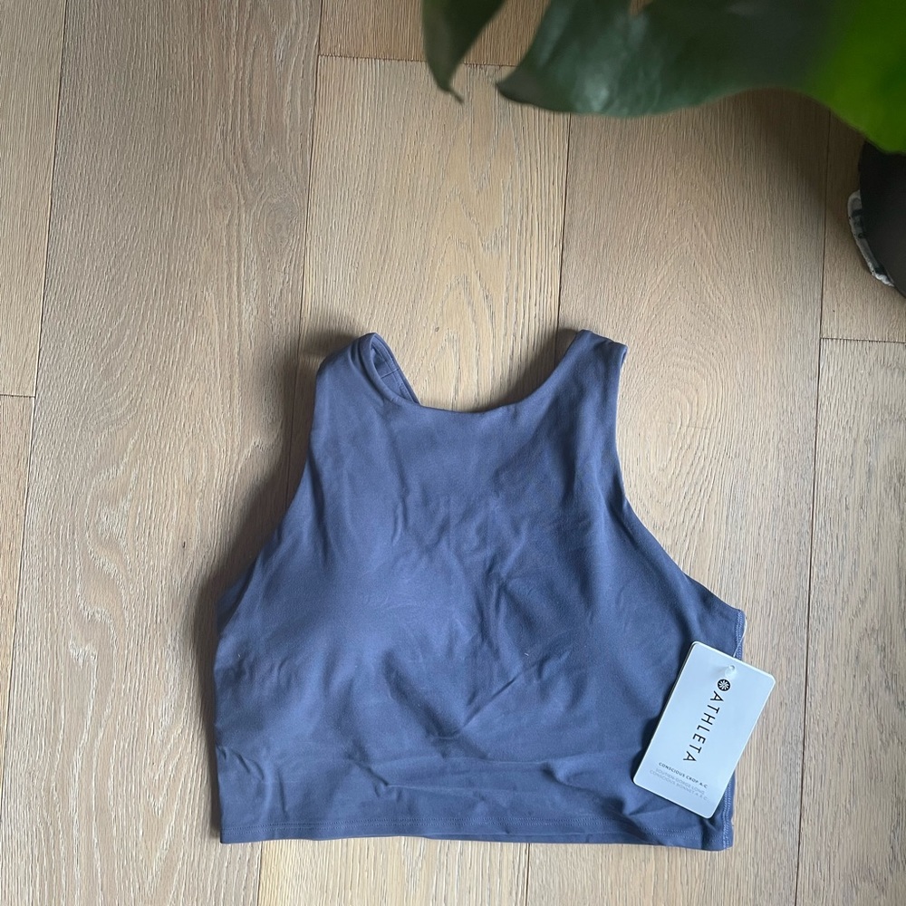 NWT Athleta sports bra/ Crop top